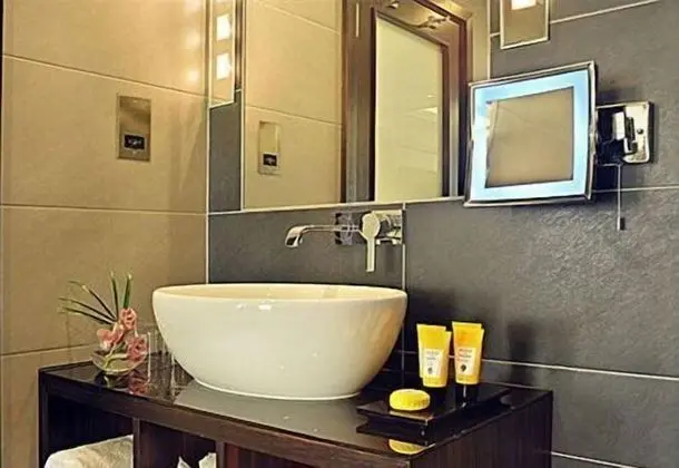 Club Tek Büyük Yataklı Oda (Montcalm)