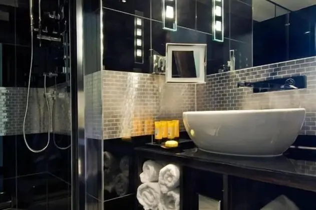 Club Tek Büyük Yataklı Oda (Montcalm)