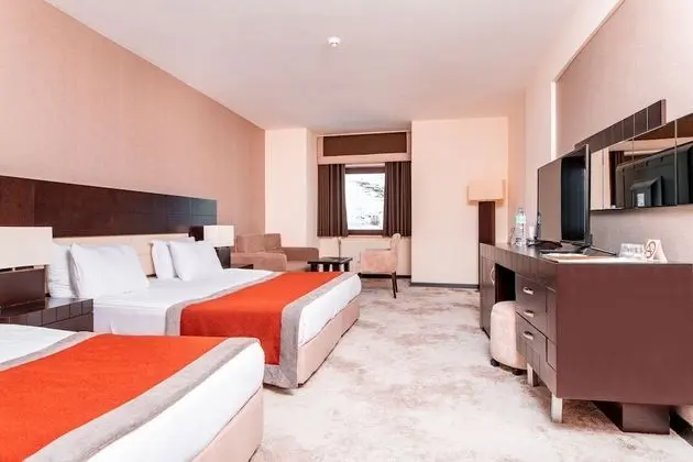 Deluxe Dört Kişilik Oda, Dağ Manzaralı