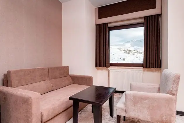 Deluxe Dört Kişilik Oda, Dağ Manzaralı