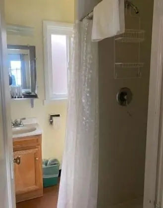 Basic Tek Büyük Yataklı Oda