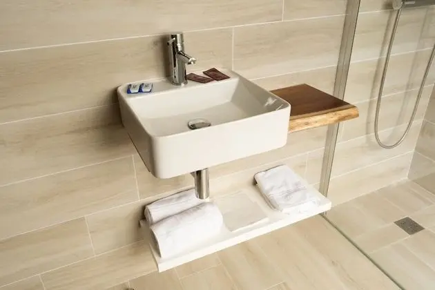 Basic Tek Büyük veya İki Ayrı Yataklı Oda