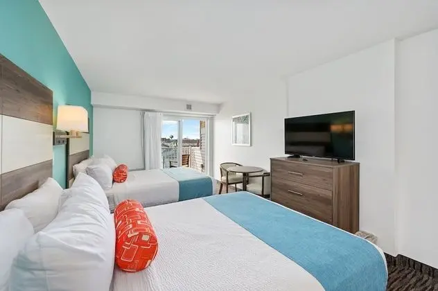 Oda, 2 Çift Kişilik Yatak, Balkon, Kısmi Deniz Manzarası