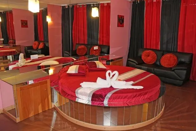 Romantic Tek Büyük Yataklı Oda