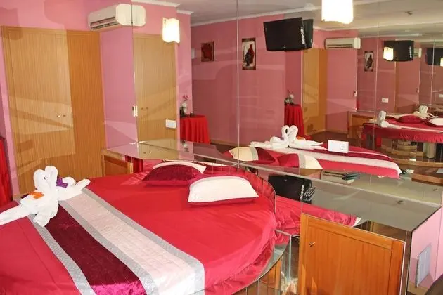 Romantic Tek Büyük Yataklı Oda