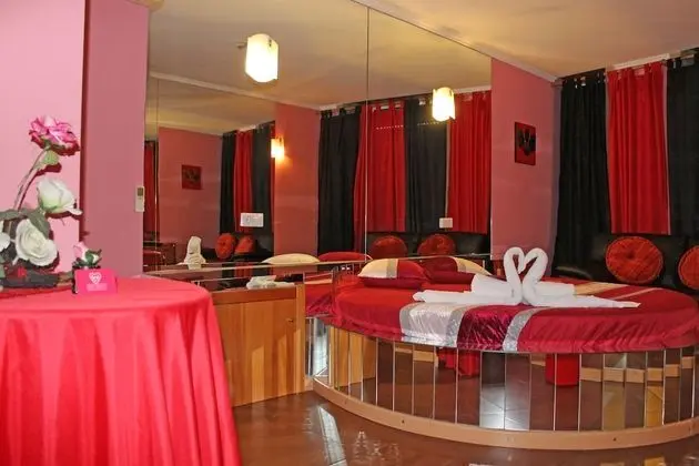 Romantic Tek Büyük Yataklı Oda