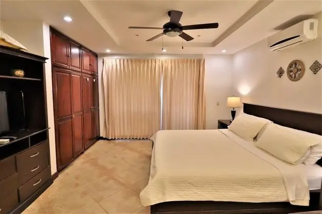 Luxury Daire, Teras, Havuz Kenarı