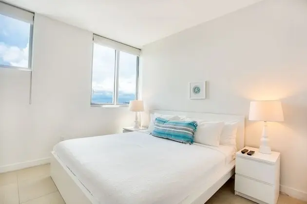 Apartment 1 Bedroom with City View