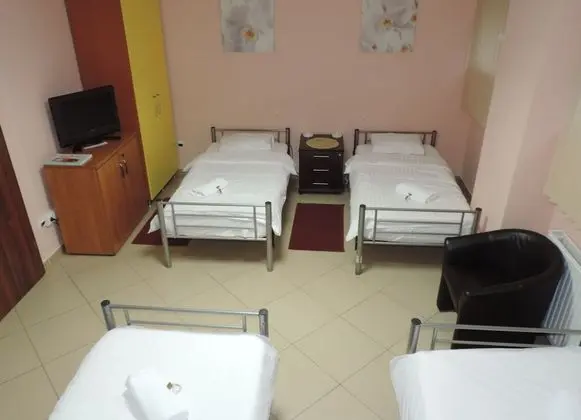 Dört Kişilik Oda, Ortak Banyo