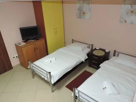 Dört Kişilik Oda, Ortak Banyo