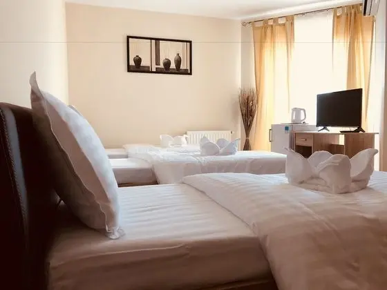 Üç Kişilik Oda, Ortak Banyo