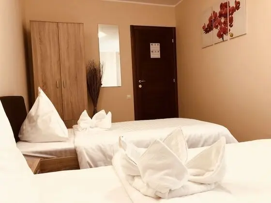 Üç Kişilik Oda, Ortak Banyo