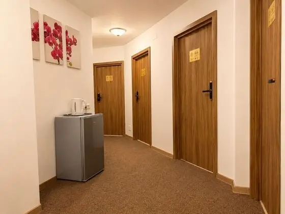 Üç Kişilik Oda, Ortak Banyo