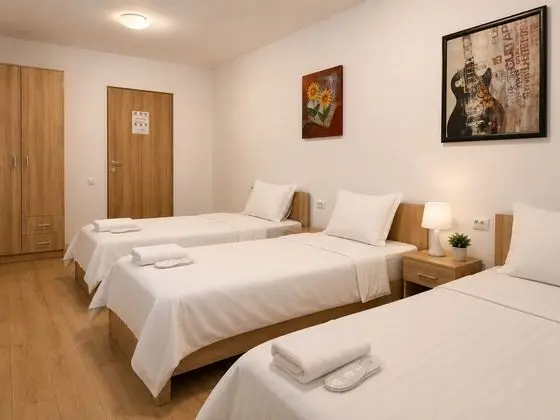 Üç Kişilik Oda, Ortak Banyo