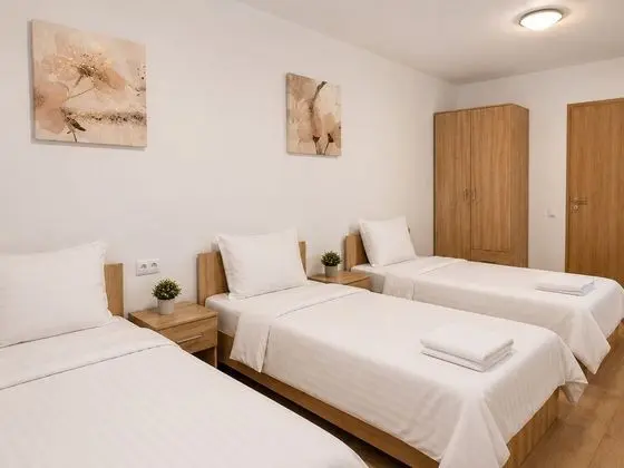 Üç Kişilik Oda, Ortak Banyo
