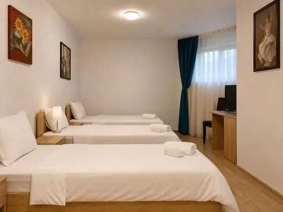 Üç Kişilik Oda, Ortak Banyo
