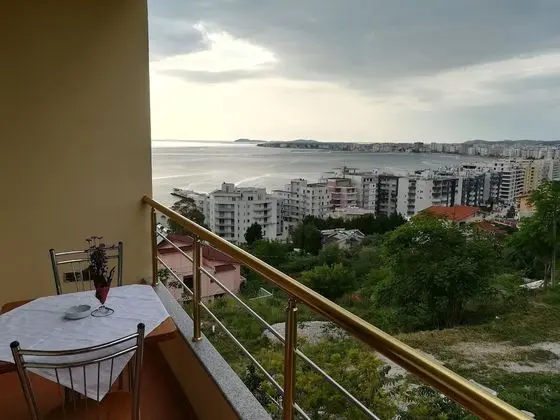 Classic Tek Büyük Yataklı Oda