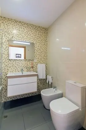 Tek Büyük veya İki Ayrı Yataklı Oda (Ermida da Guia)