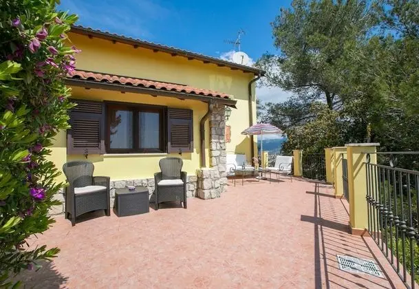 Family Villa, Birden Çok Yatak, 2 Banyolu, Bahçeli (Villa Monte Enrico - Pool And)