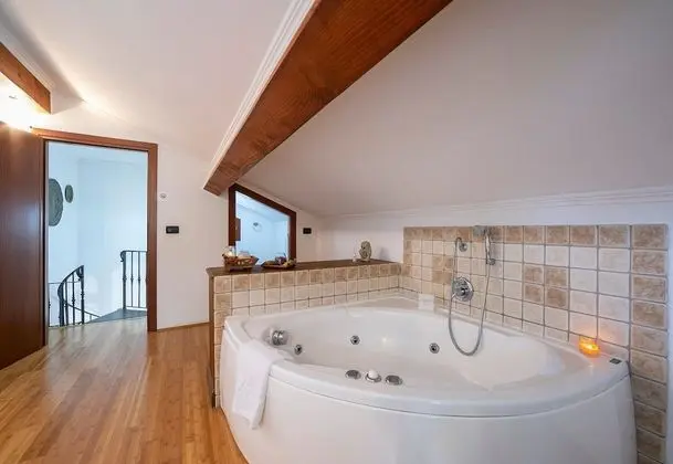 Family Villa, Birden Çok Yatak, 2 Banyolu, Bahçeli (Villa Monte Enrico - Pool And)