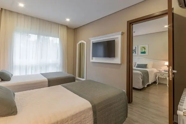 Deluxe Dört Kişilik Oda