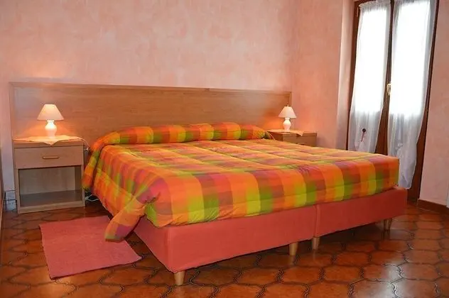 Standard Tek Büyük veya İki Ayrı Yataklı Oda