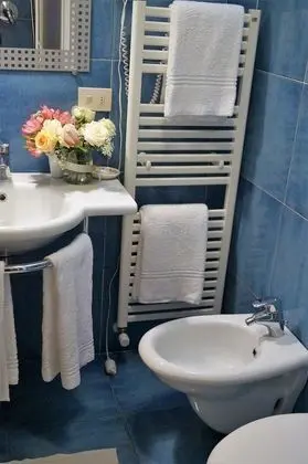 Club Tek Kişilik Oda, 1 Tek Kişilik Yatak, Ortak Banyo, Şehir Manzaralı