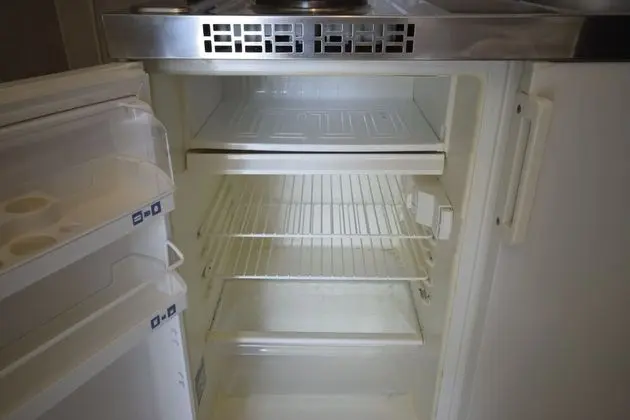 Tek Büyük Yataklı Oda, Balkon, Kısmi Deniz Manzaralı