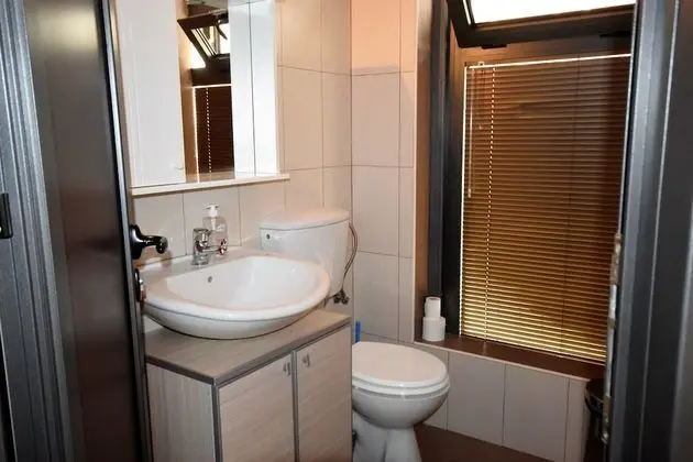 Tek Büyük Yataklı Oda, Balkon, Kısmi Deniz Manzaralı