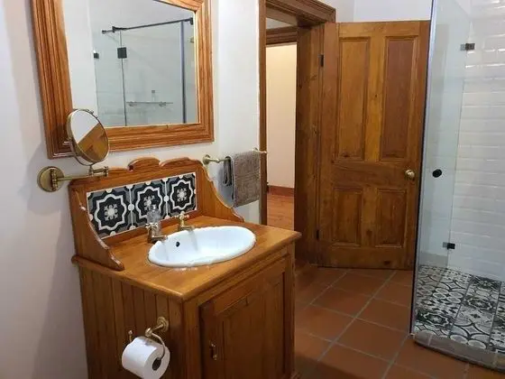 Luxury Tek Büyük Yataklı Oda, 1 En Büyük (King) Boy Yatak (2)