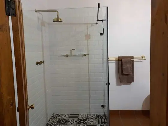 Luxury Tek Büyük Yataklı Oda, 1 En Büyük (King) Boy Yatak (2)