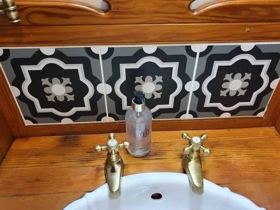 Luxury Tek Büyük Yataklı Oda, 1 En Büyük (King) Boy Yatak (2)