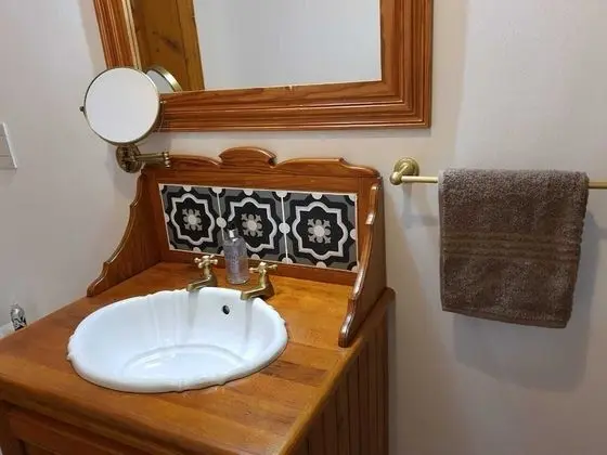 Luxury Tek Büyük Yataklı Oda, 1 En Büyük (King) Boy Yatak (2)