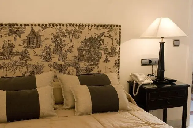 Junior Süit, Teras (J)