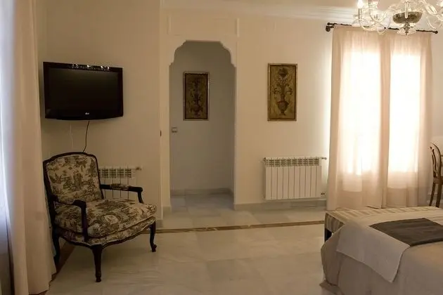 Junior Süit, Teras (J)