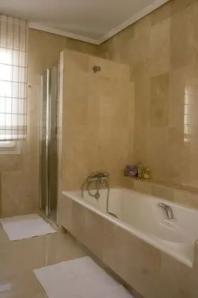 Junior Süit, Teras (J)