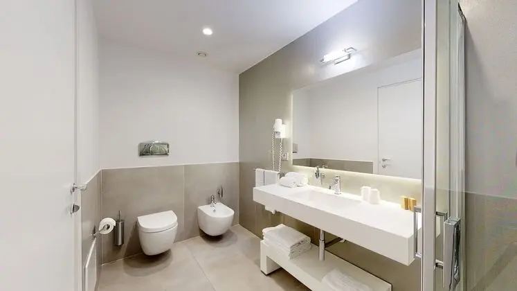 Superior Tek Büyük Yataklı Oda, Balkon, Şehir Manzaralı