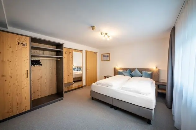 Classic Tek Büyük Yataklı Oda