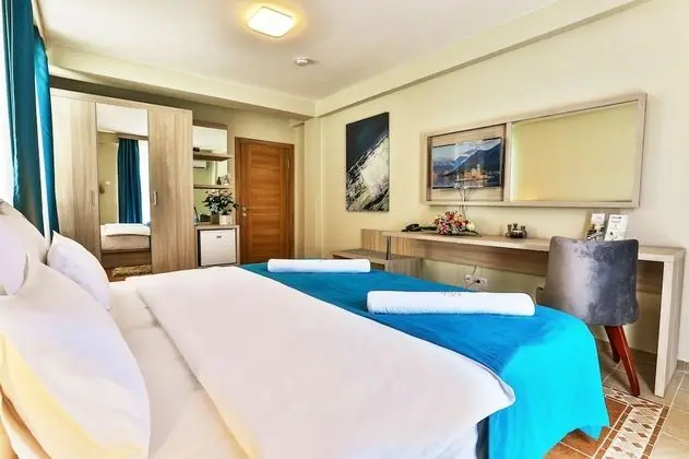 Tek Büyük veya İki Ayrı Yataklı Oda, Deniz Manzaralı
