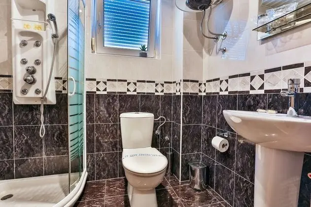 Tek Büyük veya İki Ayrı Yataklı Oda, Deniz Manzaralı
