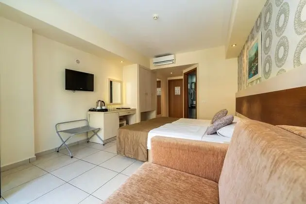 https://images.etstur.com/files/images/hotelImages/TR/51358/l/Montebello-Resort-Hotel-Oda-387027.jpg