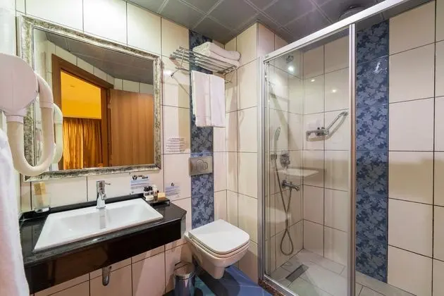 https://images.etstur.com/files/images/hotelImages/TR/51358/l/Montebello-Resort-Hotel-Oda-387028.jpg