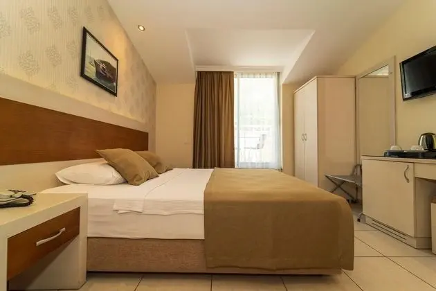 https://images.etstur.com/files/images/hotelImages/TR/51358/l/Montebello-Resort-Hotel-Oda-387033.jpg