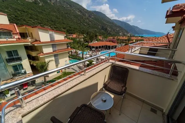 https://images.etstur.com/files/images/hotelImages/TR/51358/l/Montebello-Resort-Hotel-Oda-387039.jpg
