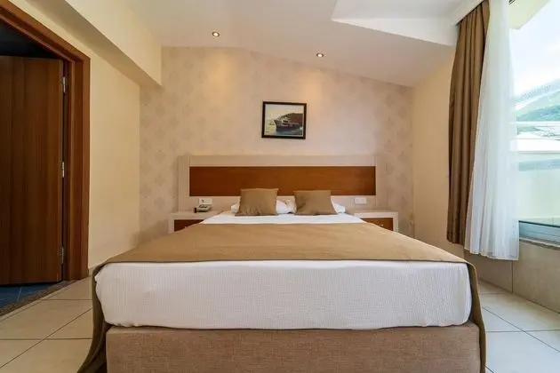 https://images.etstur.com/files/images/hotelImages/TR/51358/l/Montebello-Resort-Hotel-Oda-387042.jpg