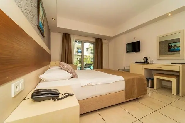 https://images.etstur.com/files/images/hotelImages/TR/51358/l/Montebello-Resort-Hotel-Oda-387059.jpg