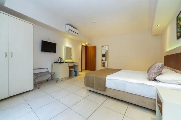https://images.etstur.com/imgproxy/resize/2560x1440/files/images/hotelImages/etsrooms/800/Montebello_Resort_Hotel_20260113163436_1.jpg