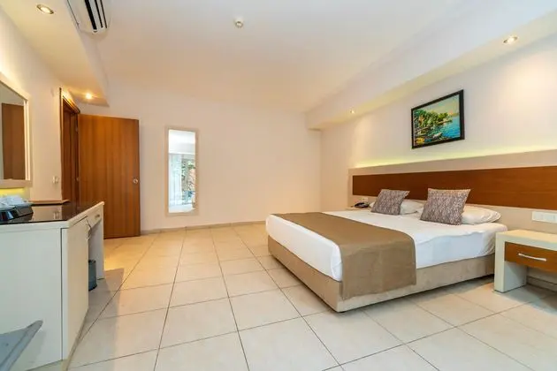 https://images.etstur.com/imgproxy/resize/2560x1440/files/images/hotelImages/etsrooms/800/Montebello_Resort_Hotel_20260113163437_2.jpg
