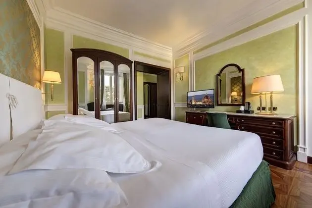 Deluxe Tek Büyük Yataklı Oda