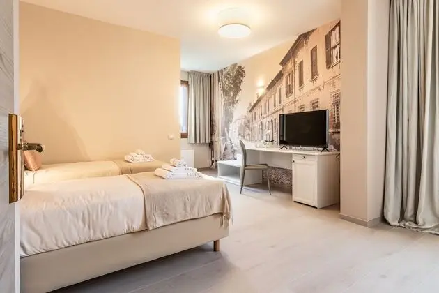 Standard Tek Büyük veya İki Ayrı Yataklı Oda, Havuz Manzaralı (Ferrara)